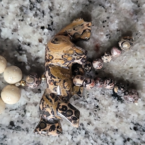 Quartz Animal Print Necklace - Picture 7 of 16